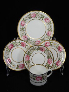 Royal Worcester UK 1969 Royal Garden 5 assorted pieces